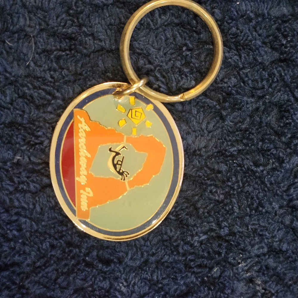 Vintage Utah Gold Tone Decorative Keychain Set -